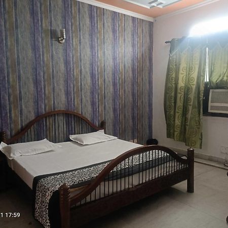 Hotel Oyo Metro View Residency Near Snow World Noida Exterior foto