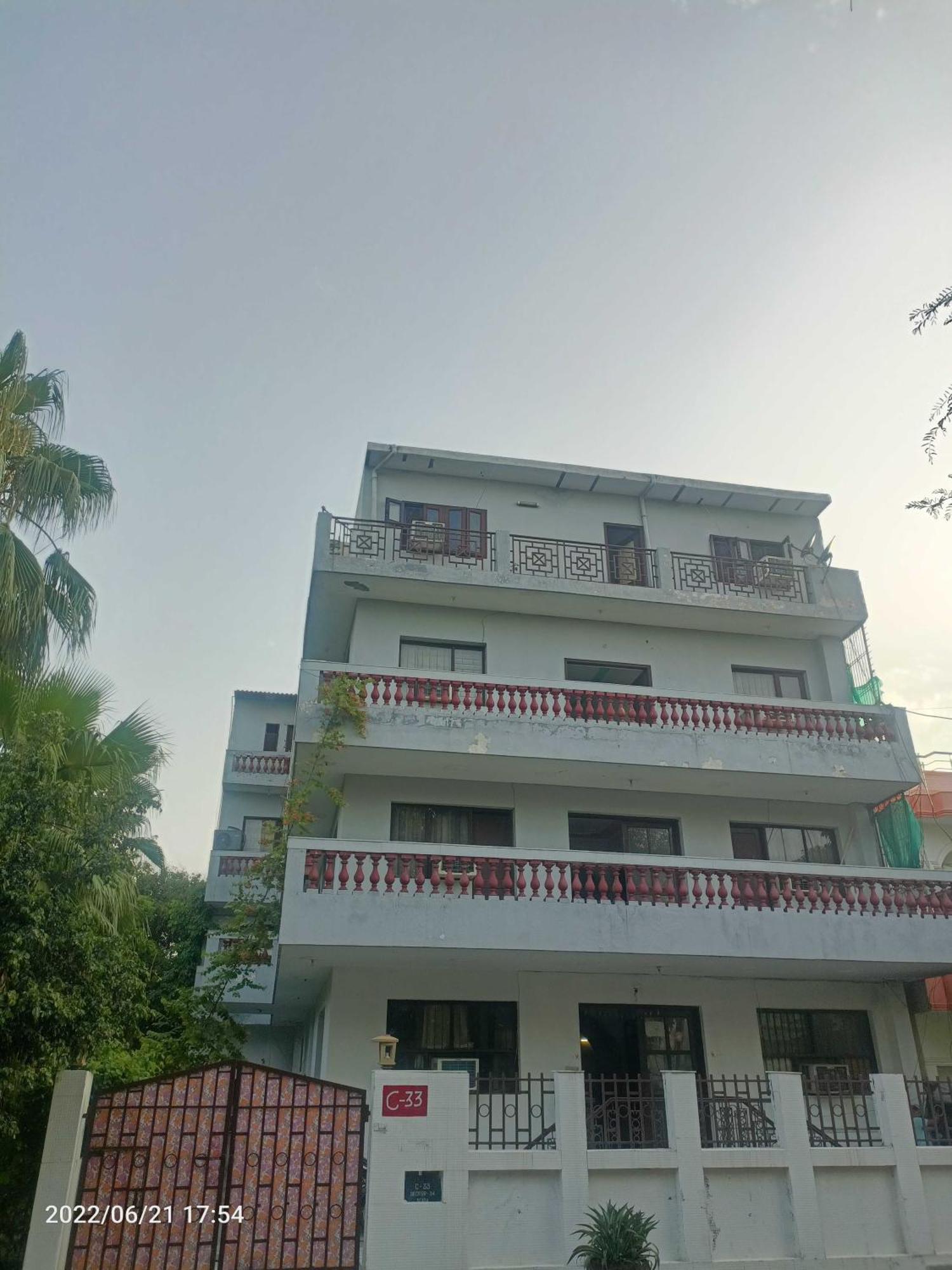 Hotel Oyo Metro View Residency Near Snow World Noida Exterior foto