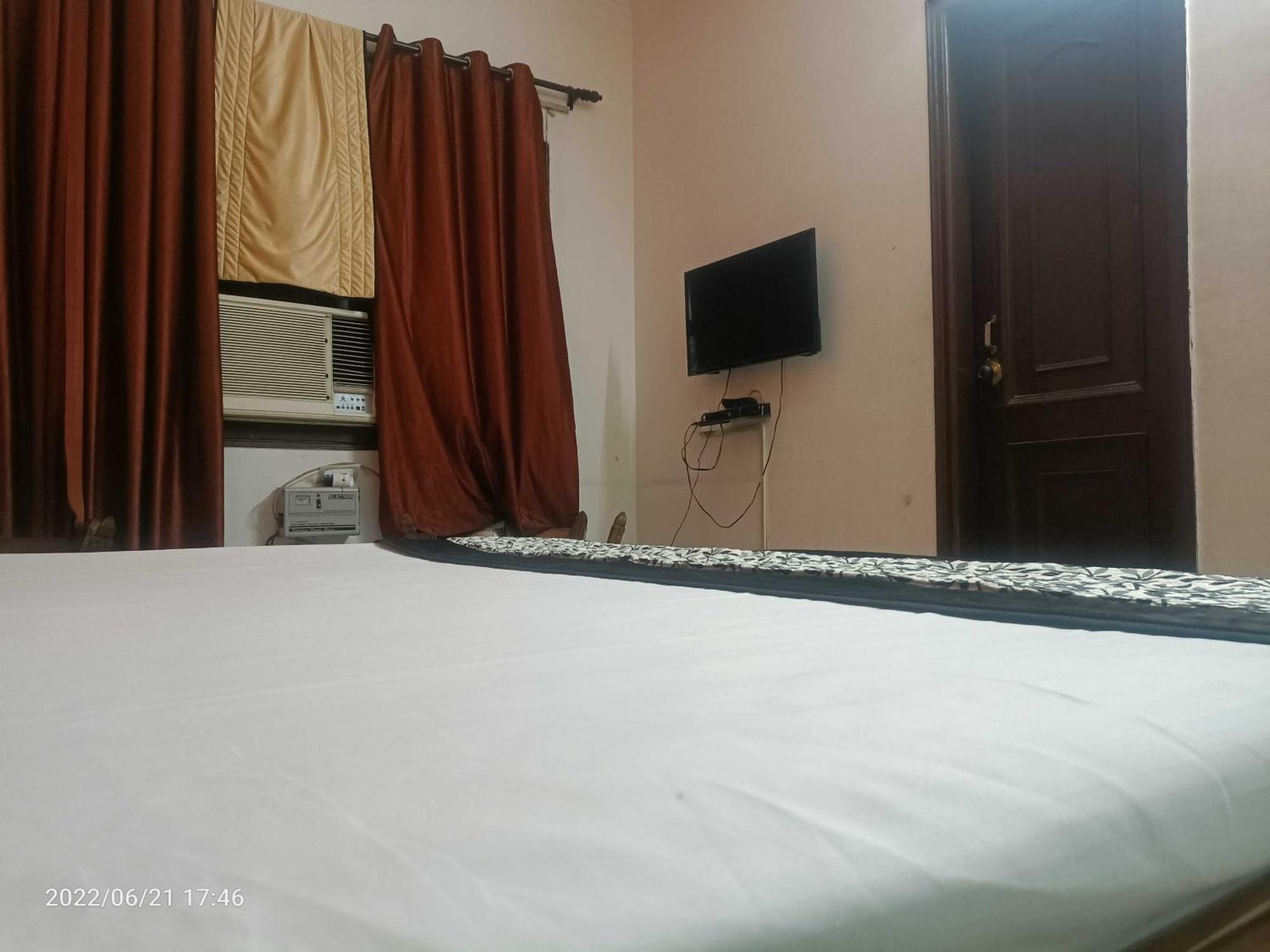 Hotel Oyo Metro View Residency Near Snow World Noida Exterior foto