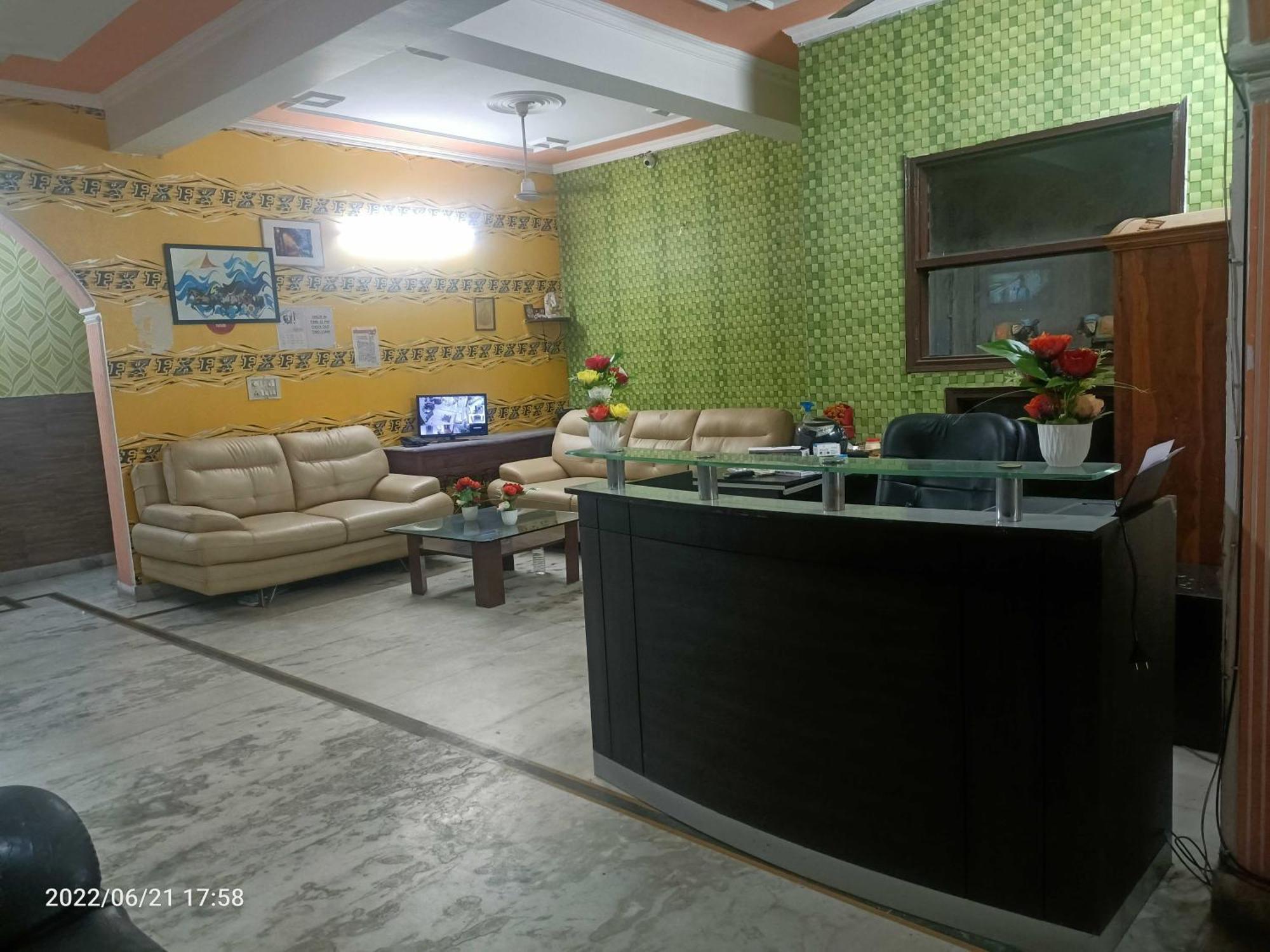 Hotel Oyo Metro View Residency Near Snow World Noida Exterior foto